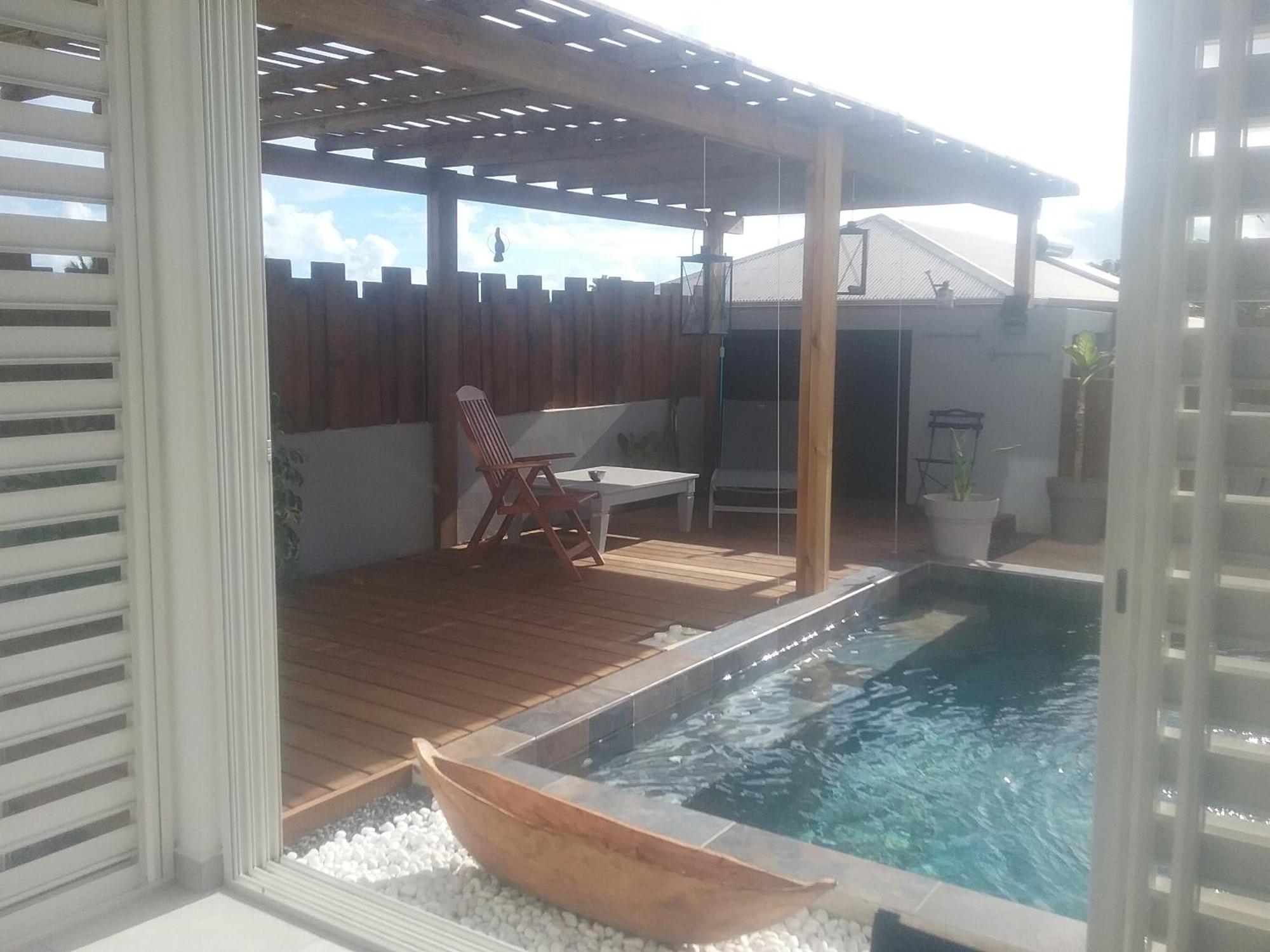 Maison Tonga Piscine Jaccuzi 생피에르 외부 사진